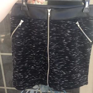 NWOT body con zippered skirt